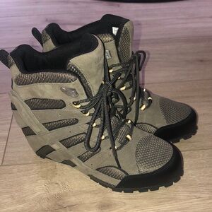 NWOB MERRELL - Moab Wedge Boot - Women's